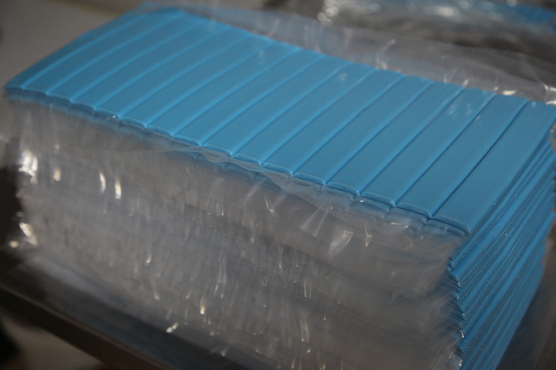 硅膠材質好還是pvc材料好